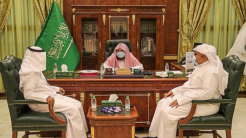 الرئيس العام لشؤون الحرمين يبحث تطوير الخدمات بمشروع الملك عبدالله لسقيا زمزم