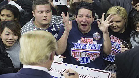 أنصار ترامب يحاصرون حافلة انتخابية لبايدن قبل يومين من الاستحقاق الرئاسي