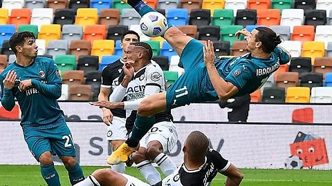 إبراهيموفيتش يعلق على هدفه الاستثنائي في شباك أودينيزي بالدوري الإيطالي