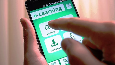 الوزير آل الشيخ يتحدث عن مستقبل «التعليم عن بعد».. ودور الجامعات