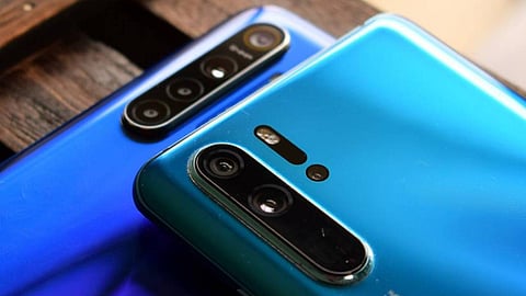 «ريلمي» و«هواوي» من يحسم المنافسة في السوق السعودية؟