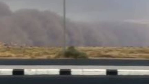 شاهد.. «عاجل» ترصد اللحظات الأولى لعاصفة الغبار في القصيم