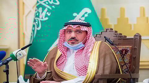 أمير القصيم: القطاع الحكومي مُثْقَل بالوظائف.. والحل في الاستثمار