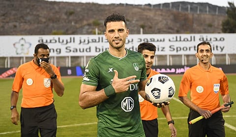 حقن البلازما المفصلية تُبعد عمر السومة عن منتخب سوريا