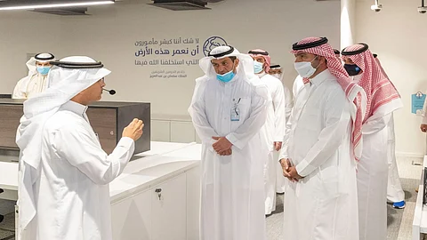 وزير الإسكان يدشن المقر الجديد للمعهد العقاري ومركز خدمة الشركاء بـ«هيئة العقار»