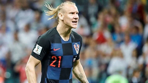 اكتشاف إصابة قائد منتخب كرواتيا بكورونا بين الشوطين