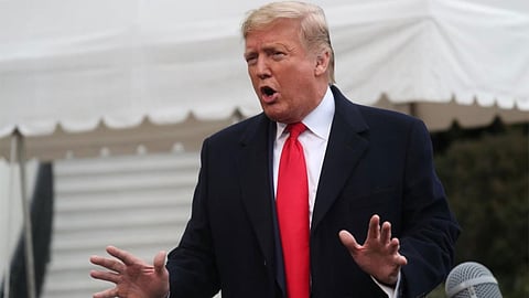 ترامب يتجول مبتسمًا بين أنصاره بـ«الوحش».. وتعالي الأصوات المنددة بسرقة النصر الانتخابي