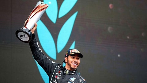 البريطاني هاميلتون يتوَّج ببطولة العالم لـ«فورمولا-1» ويعادل رقم الأسطورة شوماخر