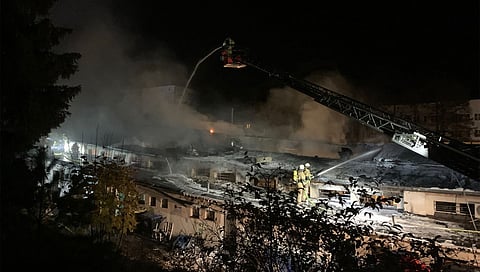 بالفيديو.. اشتعال النيران في محطة مترو أنفاق برلين.. ورجال الإطفاء يحاولون السيطرة