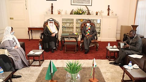 قطان: إقامة علاقات دبلوماسية على مستوى «سفير» مع زيمبابوي