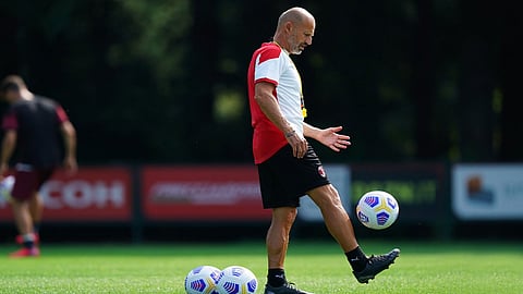 ميلان في ورطة قبل مواجهة نابولي في «كالتشيو»