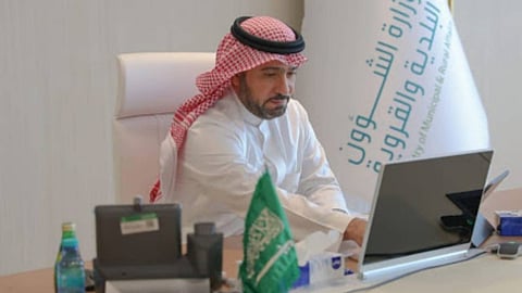 بعد أن وجه الحقيل بتكثيف البرامج التدريبية المتخصصة لتطوير أداء منسوبي الإسكان.. 66 موظفاً وموظفة يجتازون أولى مراحل برنامج هارفارد لتطوير القادة