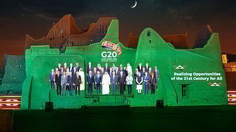 صورة تاريخية لقادة مجموعة الـ20 تزين حي الطريف في قلب الدرعية