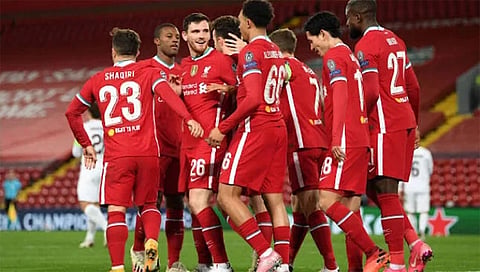 ليفربول يقسو على ليستر بثلاثية ويزاحم توتنهام في صدارة الدوري الإنجليزي