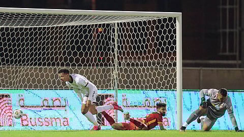 الشباب يحقق فوزًا صعبًا على ضمك ويغرد وحيدًا في الصدارة