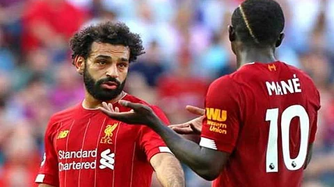 لاعب ليفربول يتحدث عن طبيعة العلاقة بين صلاح وماني