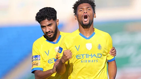 بالفيديو.. النصر يحسم نصف المهمة أمام أبها بهدف أيمن يحيى