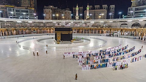 انتصار سعودي.. براءة اختراع أمريكية لمشروع يمكنه إنارة الحرم والمولات بـ«المشي»