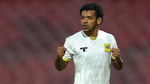 الاتحاد يحسم الديربي ويقتحم المربع الذهبي بالفوز على الوحدة