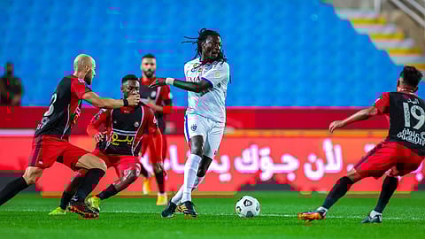 شوط أول سلبي.. الرائد يصمد أمام طوفان هجمات الهلال
