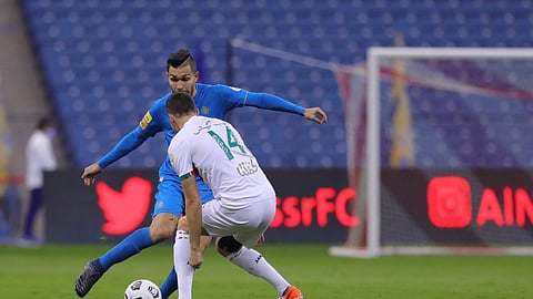 بالصور.. كيش يمنح الاتفاق تقدمًا مثيرًا على النصر «الجريح» في الشوط الأول