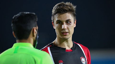 بالفيديو.. مهاجم الرائد يصف فوز الهلال بـ«العار»