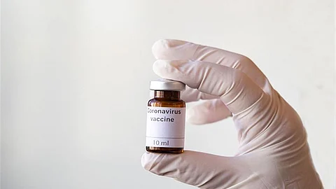 أبوظبي تجري تجارب سريرية للقاح كورونا الروسي على 500 متطوع