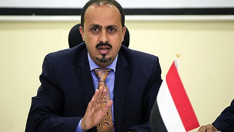 وزير يمني يحذر من استمرار تهديدات الحوثيين للملاحة الدولية