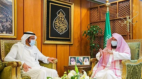 السديس خلال لقائه الوزير الربيعة: شكرًا لجهود منسوبي الصحة