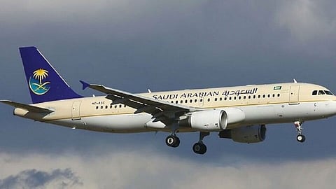 «الخطوط السعودية»: إعفاء السعوديين من إجراءات كورونا ببريطانيا السبت