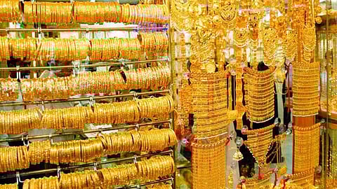 استقرار أسعار الذهب في السوق السعودية خلال تعاملات السبت