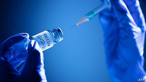 «الغذاء والدواء» تكشف خطوات التأكد من أمان وفعالية لقاح «فايزر»