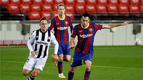 ميسي يقود برشلونة للإفلات من كمين ليفانتي بالدوري الإسباني