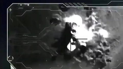 فيديو يوثق عملية نوعية لـ«مقاتلات التحالف» ضد الحوثيين باليمن