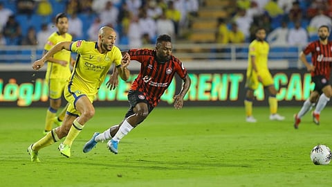 الزهراني يضبط مباراة النصر أمام الرائد.. وصافرة الحربي في موقعة الخُبر