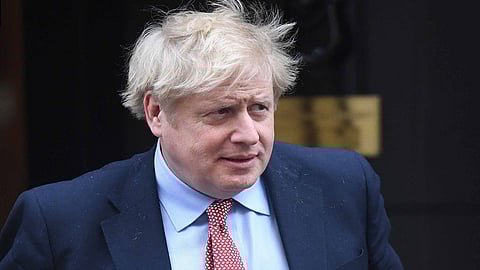 جونسون يحذِّر البريطانيين من تجمعات احتفالات العام الجديد