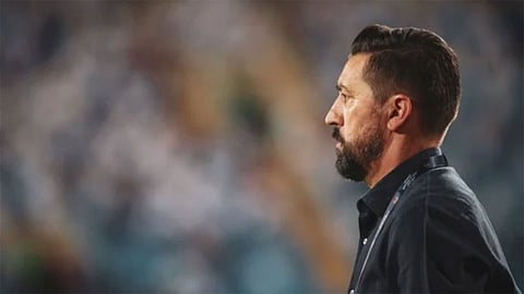 مدرب الرائد: نمتلك فريقًا قويًا يُعطله غياب العدالة التحكيمية أمام الأندية الكبرى