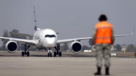 إلغاء أكثر من 1300 رحلة جوية تحسبًا لهبوب عاصفة ثلجية