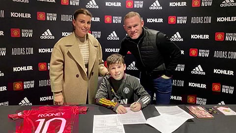 «كاي» يُجبر وين روني على العودة إلى مانشستر يونايتد مجددًا