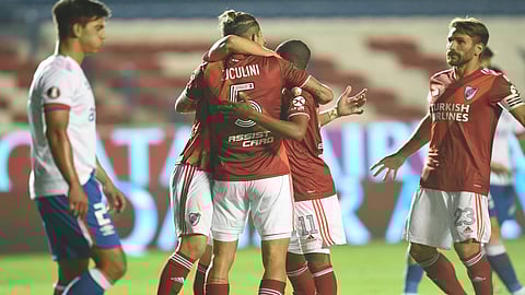 ريفر بليت يسحق ناسيونال ويحجز مقعدًا في نصف نهائي كأس ليبرتادوريس