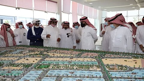وزير الإسكان يوجه بطراز معماري موحد لمخطط درب الحرمين بجدة