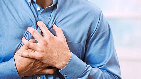 النمر يوضح الفرق بين الذبحة وجلطة القلب