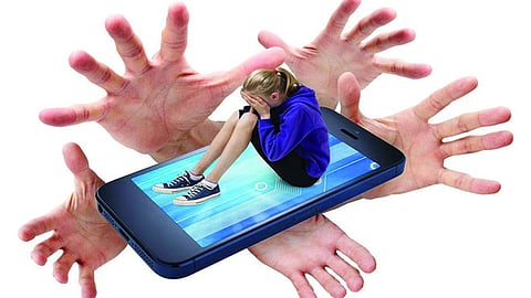 كيف تحمي طفلك من مخاطر التنمر الإلكتروني؟