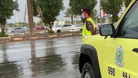الدفاع المدني يهيب بالجميع توخي الحذر لاحتمالية هطول أمطار رعدية على عدة مناطق