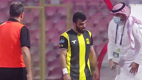 آل منصور يعتذر لمدرب الاتحاد بعد أزمة موقعة الرائد