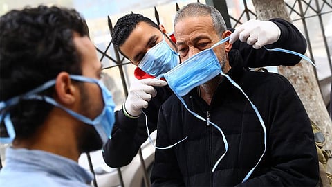 كورونا في مصر.. الإصابات تواصل الارتفاع و37 وفاة جديدة