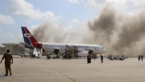 اليمن.. البرلمان يتهم الحوثي بالهجوم على مطار عدن ويُطالب بتحقيق دولي