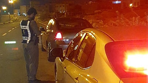 قائد مركبة يوثِّق مخالفته بالطائف.. و«المرور» يتدخل