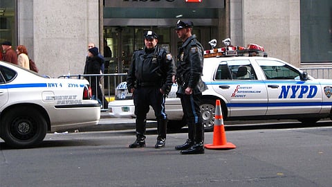 صيدلي يتعمَّد إتلاف مئات الجرعات من لقاح كورونا بولاية أمريكية