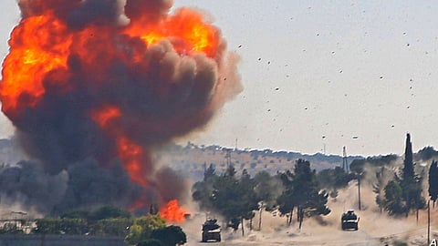 سقوط جرحى بين القوات الروسية إثر انفجار آلية مفخخة بريف الرقة